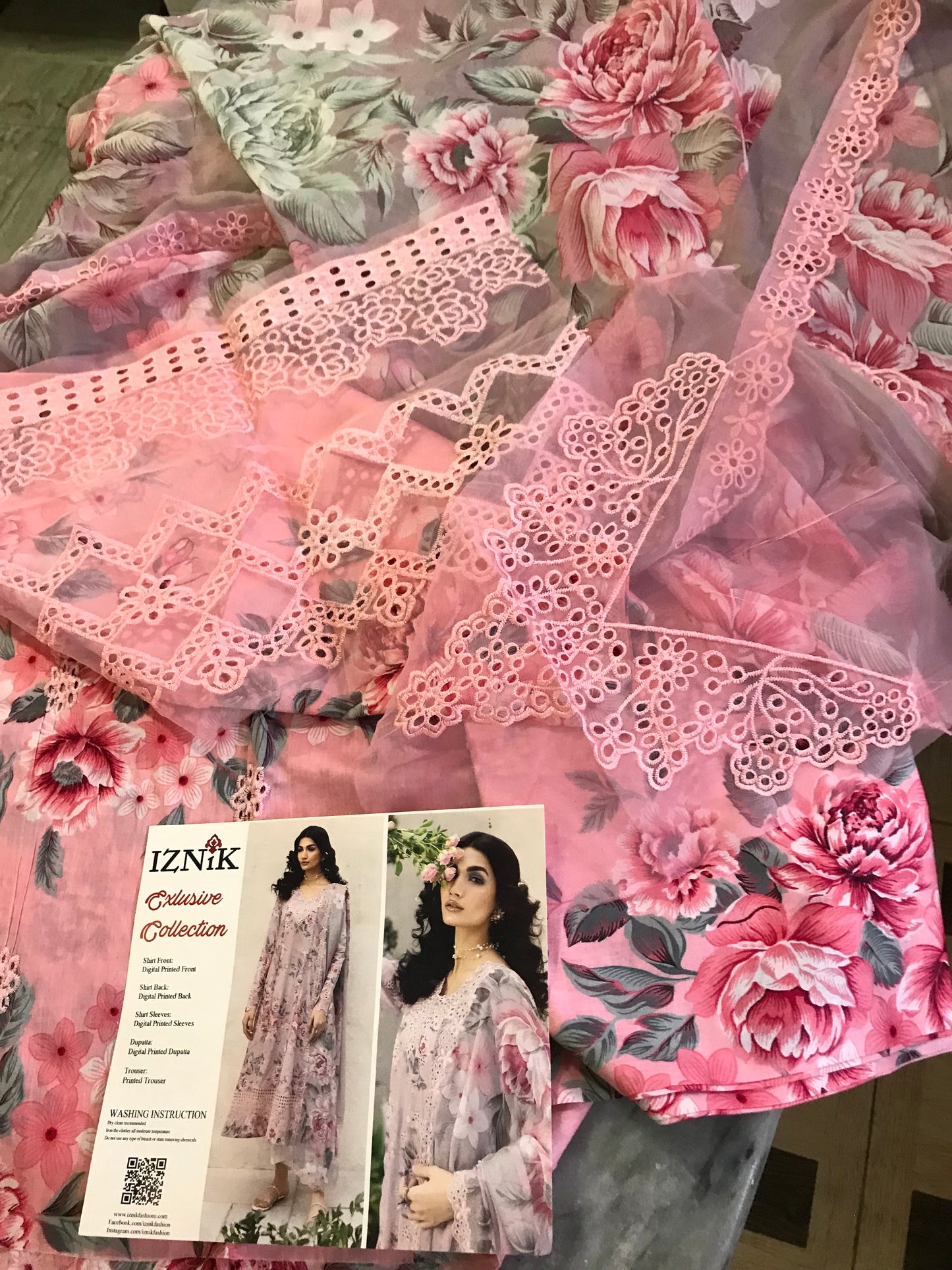 IZNIK DAHALIA PURE LAWN WITH CHIFFON DUPATTA EMBROIDERED WITH EMBELLISHMENTS