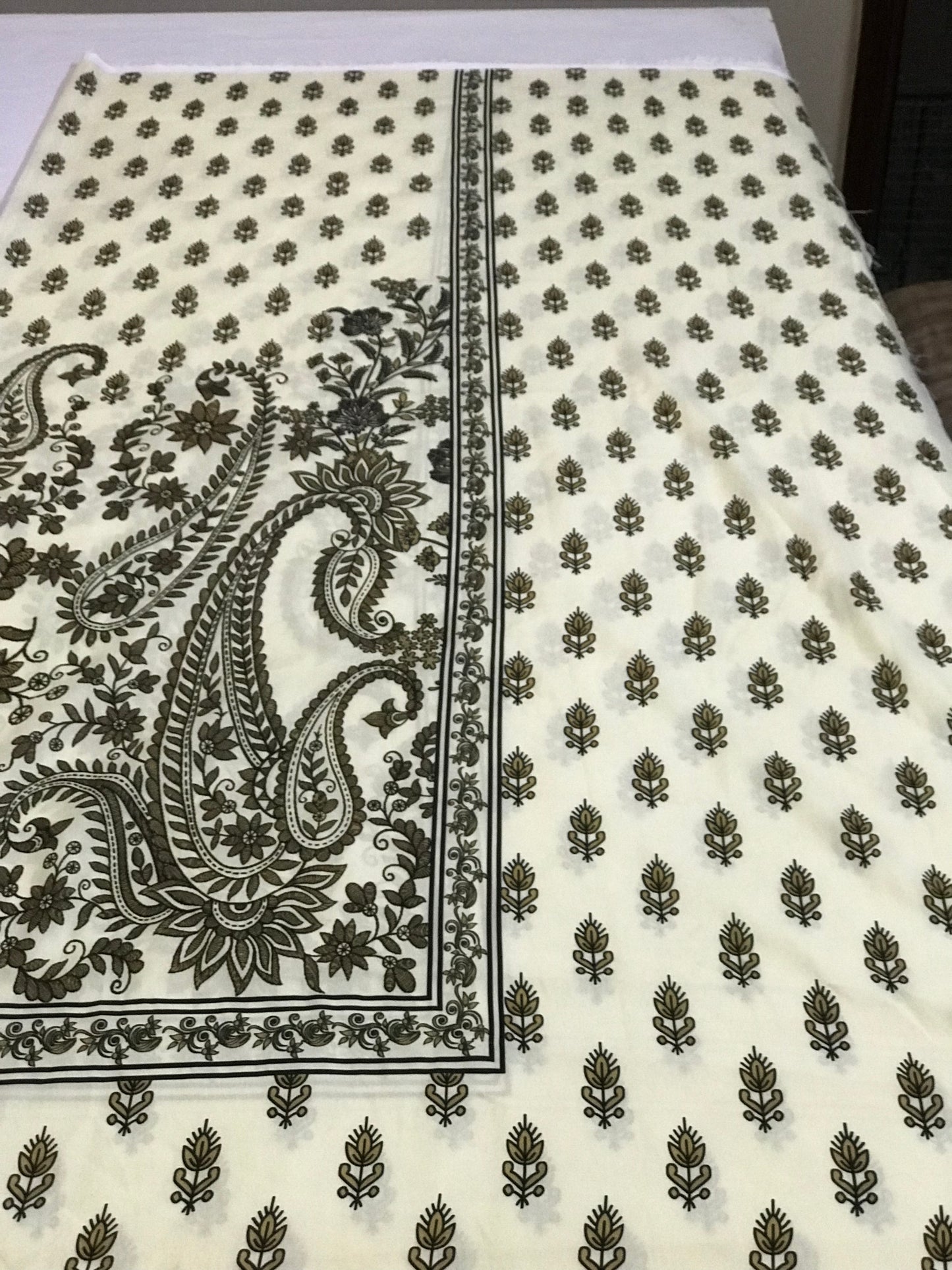 NIAMIA SILK LAWN COORD SET DIGITAL PRINTED 2 pcs Unstitched CREAM WHITE