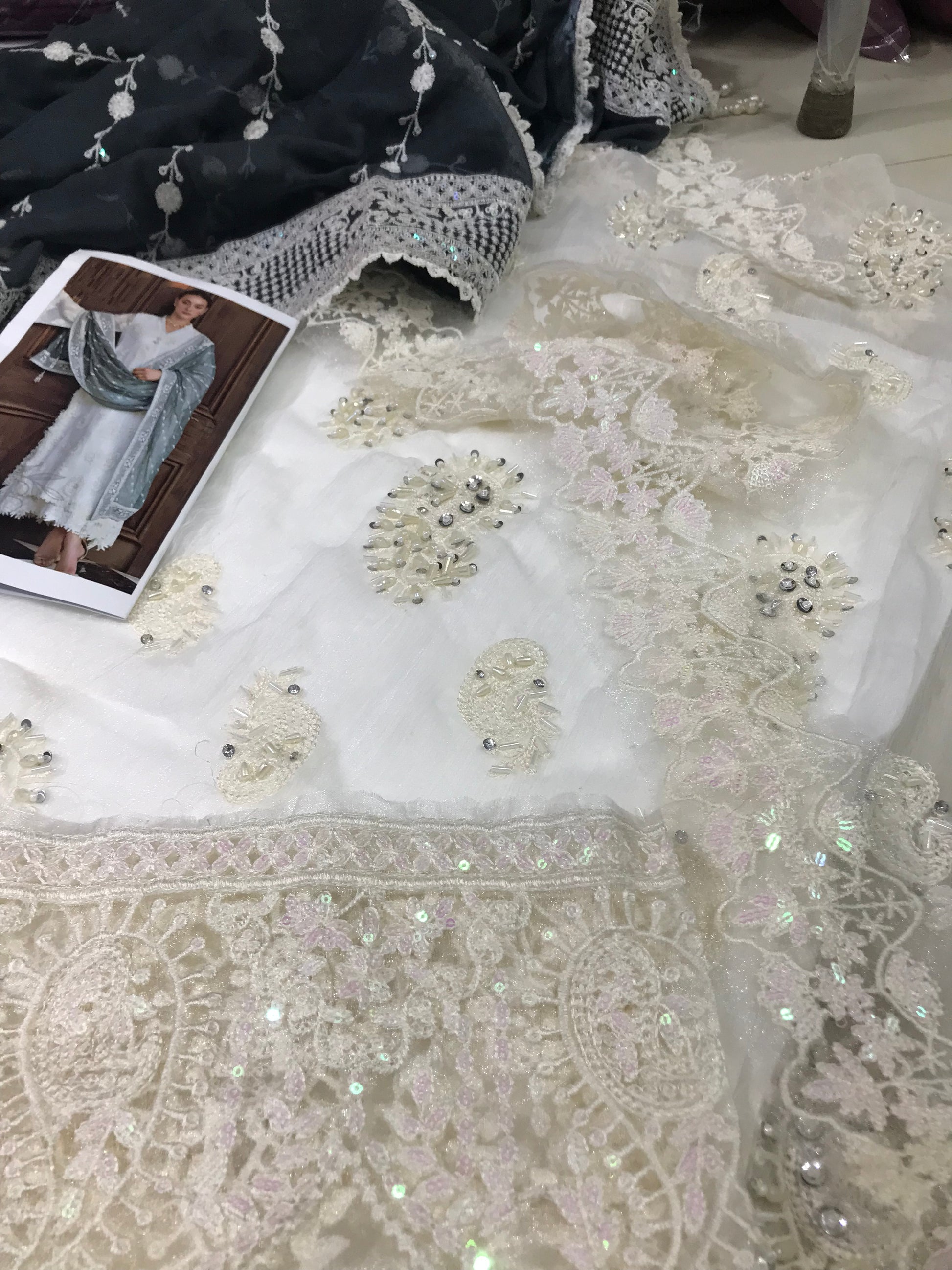 Mushq Mahin – Exquisite 3PC Embroidered Outfit in Off-White
