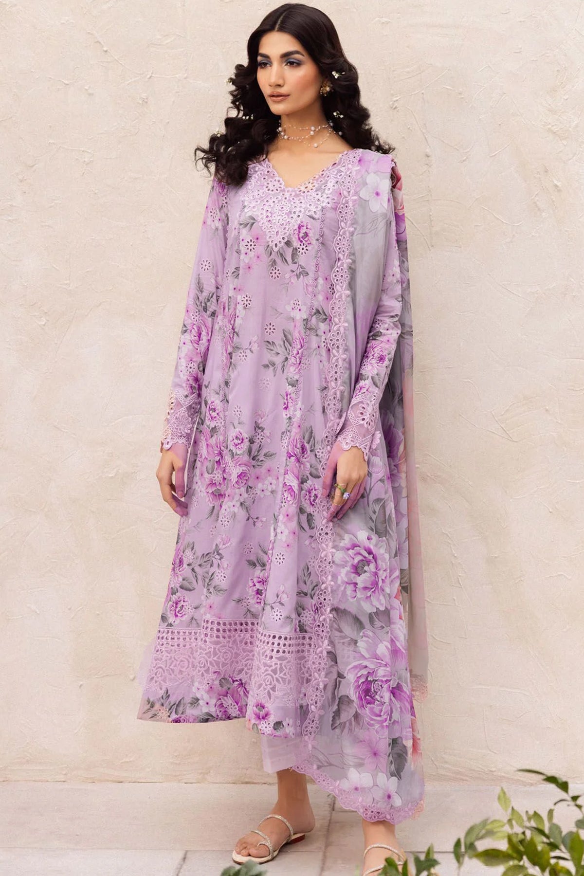 IZNIK DAHALIA PURE LAWN WITH CHIFFON DUPATTA EMBROIDERED WITH EMBELLISHMENTS