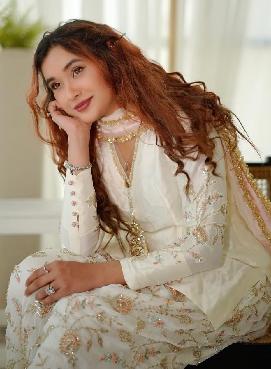 Premium Embroidered Raw Silk Set With Chiffon Farshi Shalwar (3 PCS Stitched) – Ivory Cream