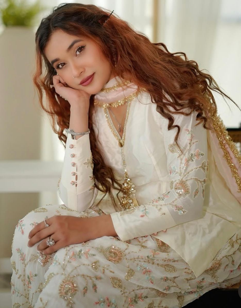 Premium Embroidered Raw Silk Set With Chiffon Farshi Shalwar (3 PCS Stitched) – Ivory Cream